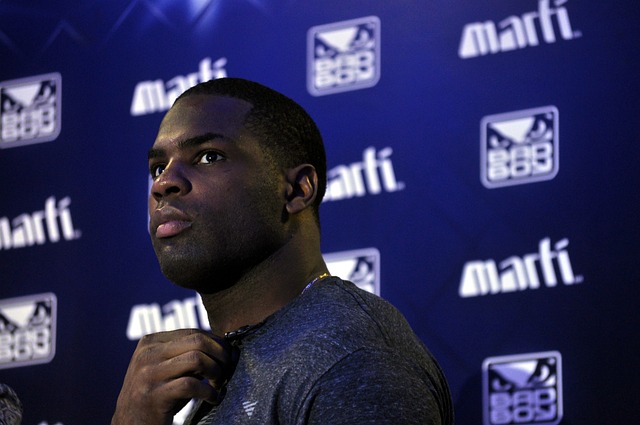 人瞠目结舌 人瞠目结舌